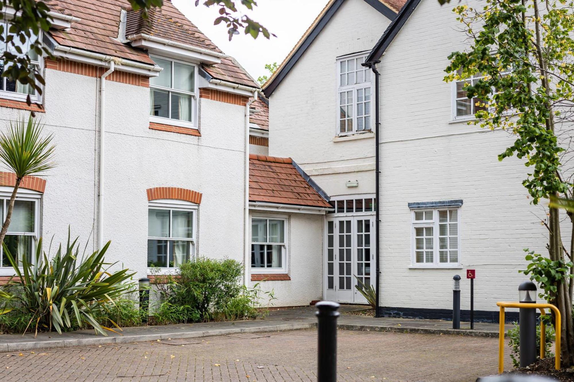 The Red Lion Hotel Hillingdon Luaran gambar