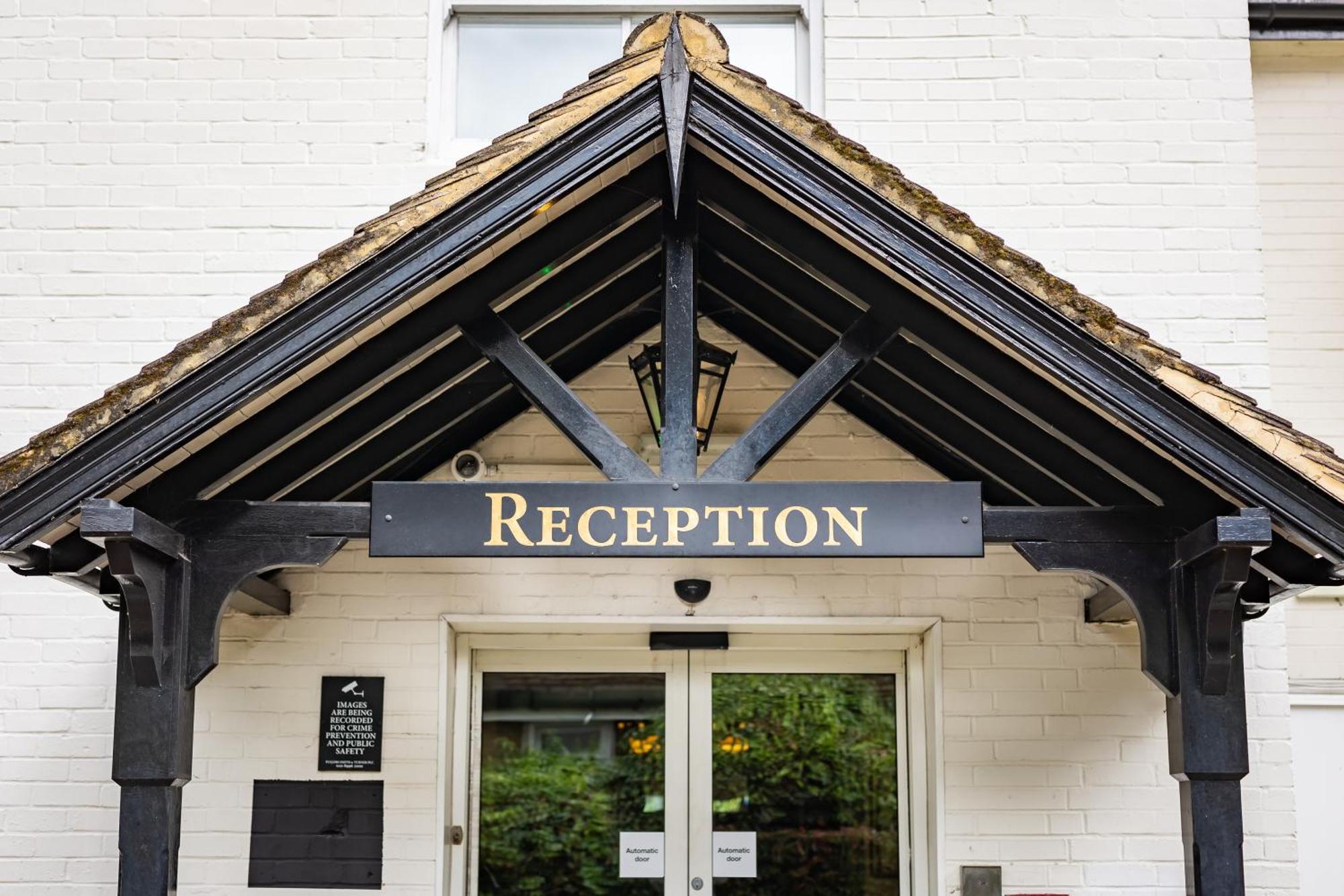 The Red Lion Hotel Hillingdon Luaran gambar
