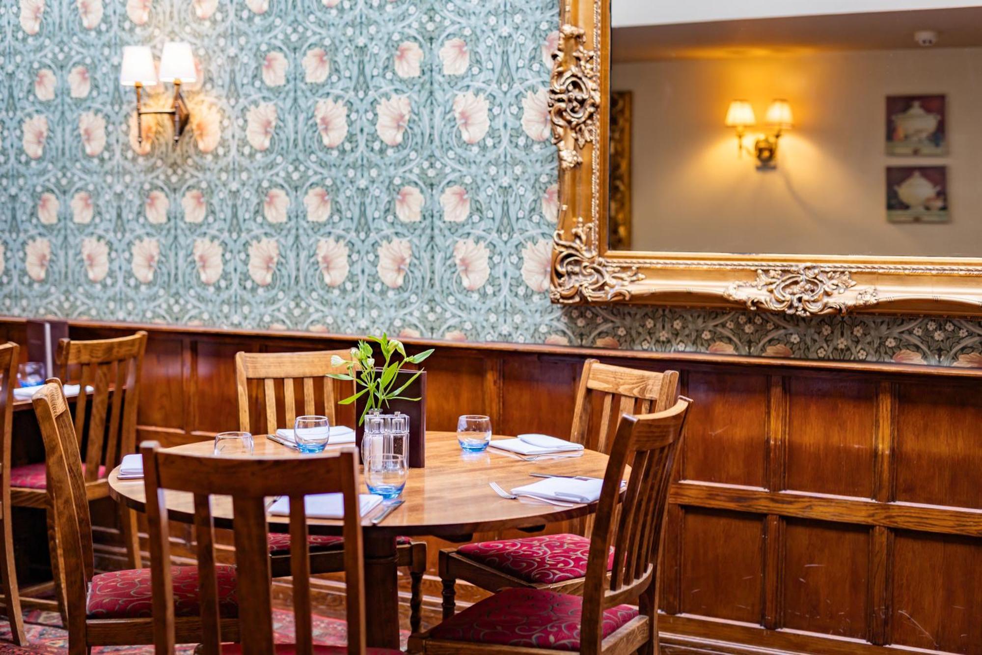 The Red Lion Hotel Hillingdon Luaran gambar