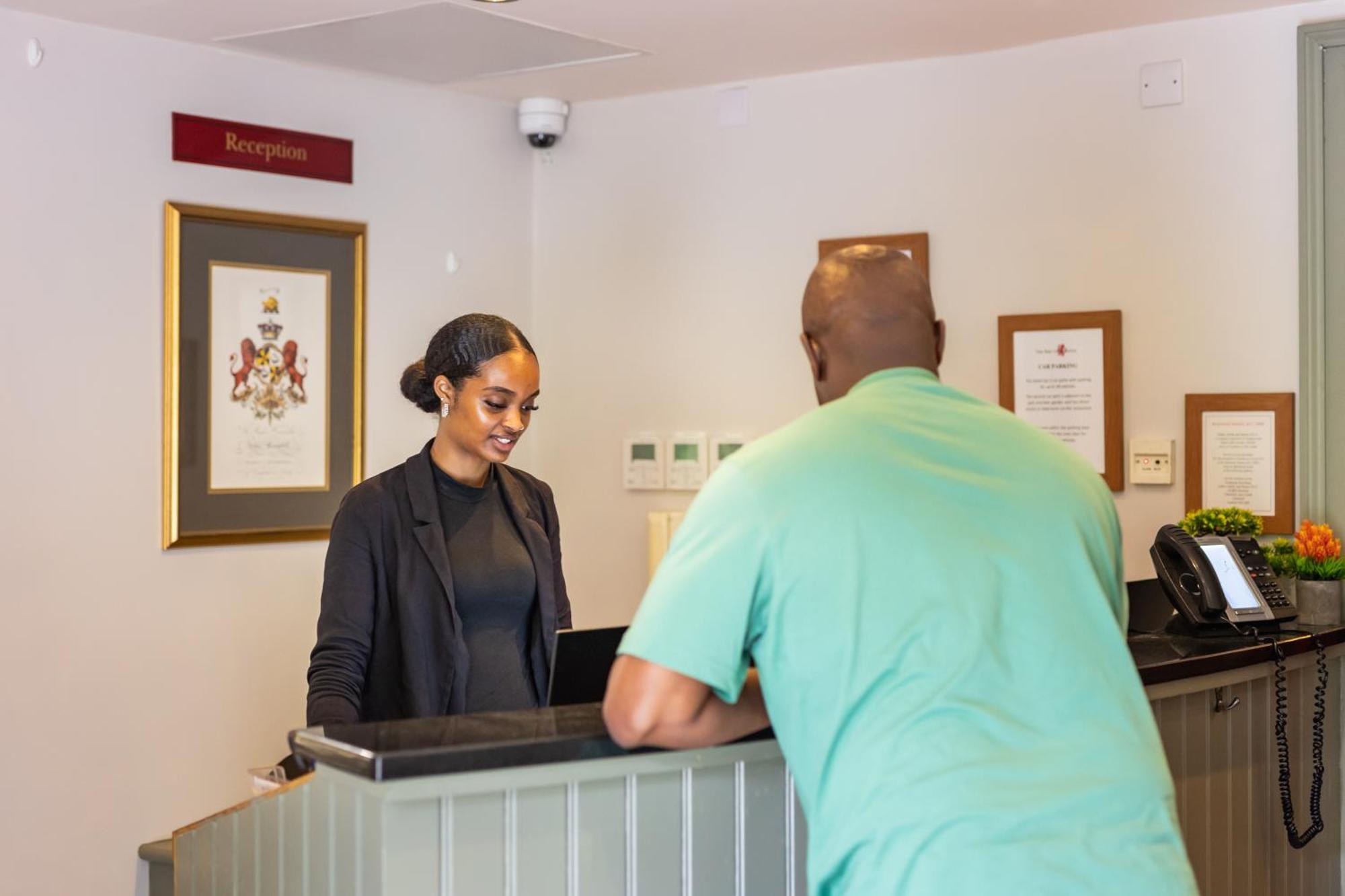 The Red Lion Hotel Hillingdon Luaran gambar