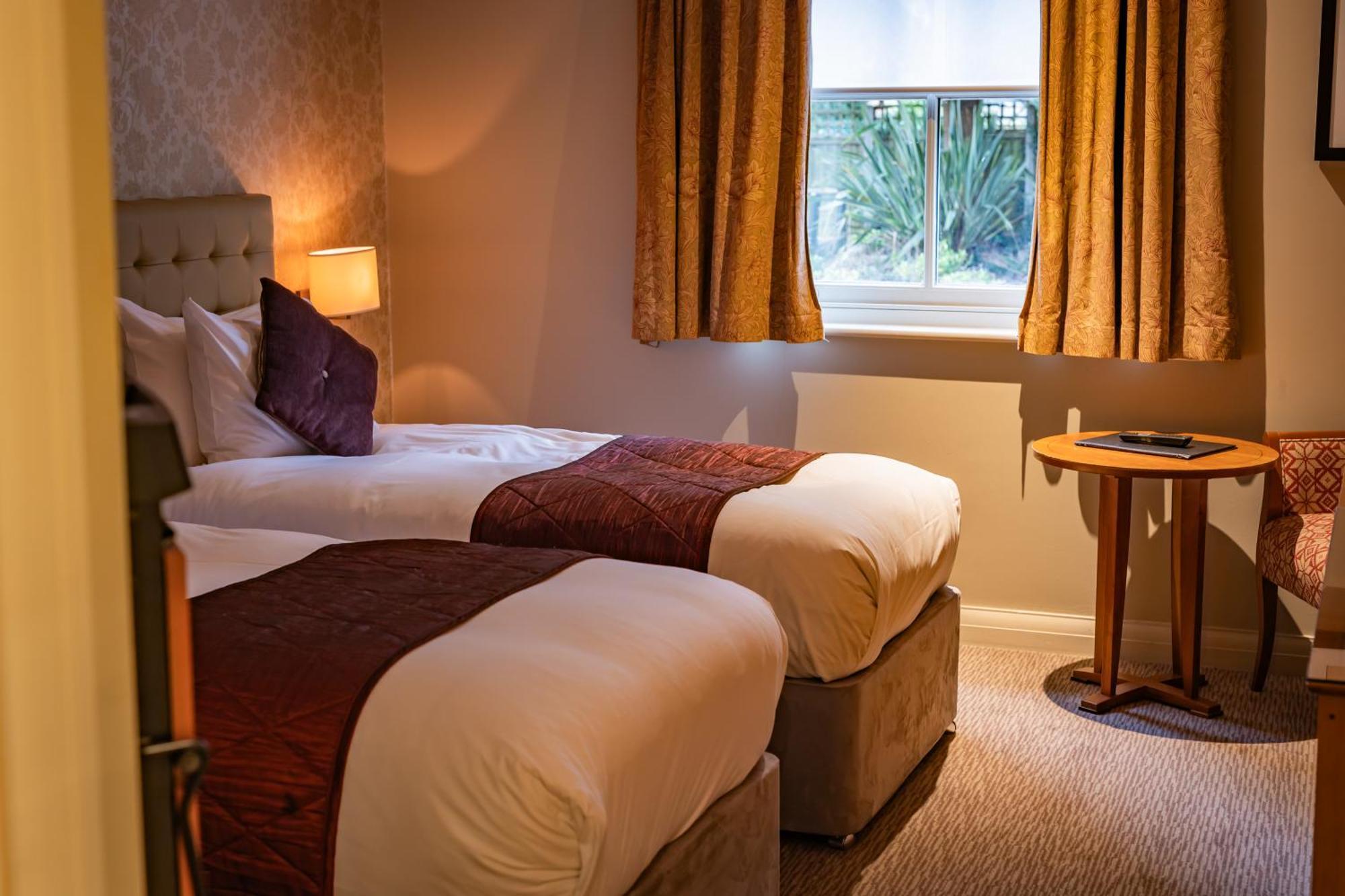 The Red Lion Hotel Hillingdon Luaran gambar
