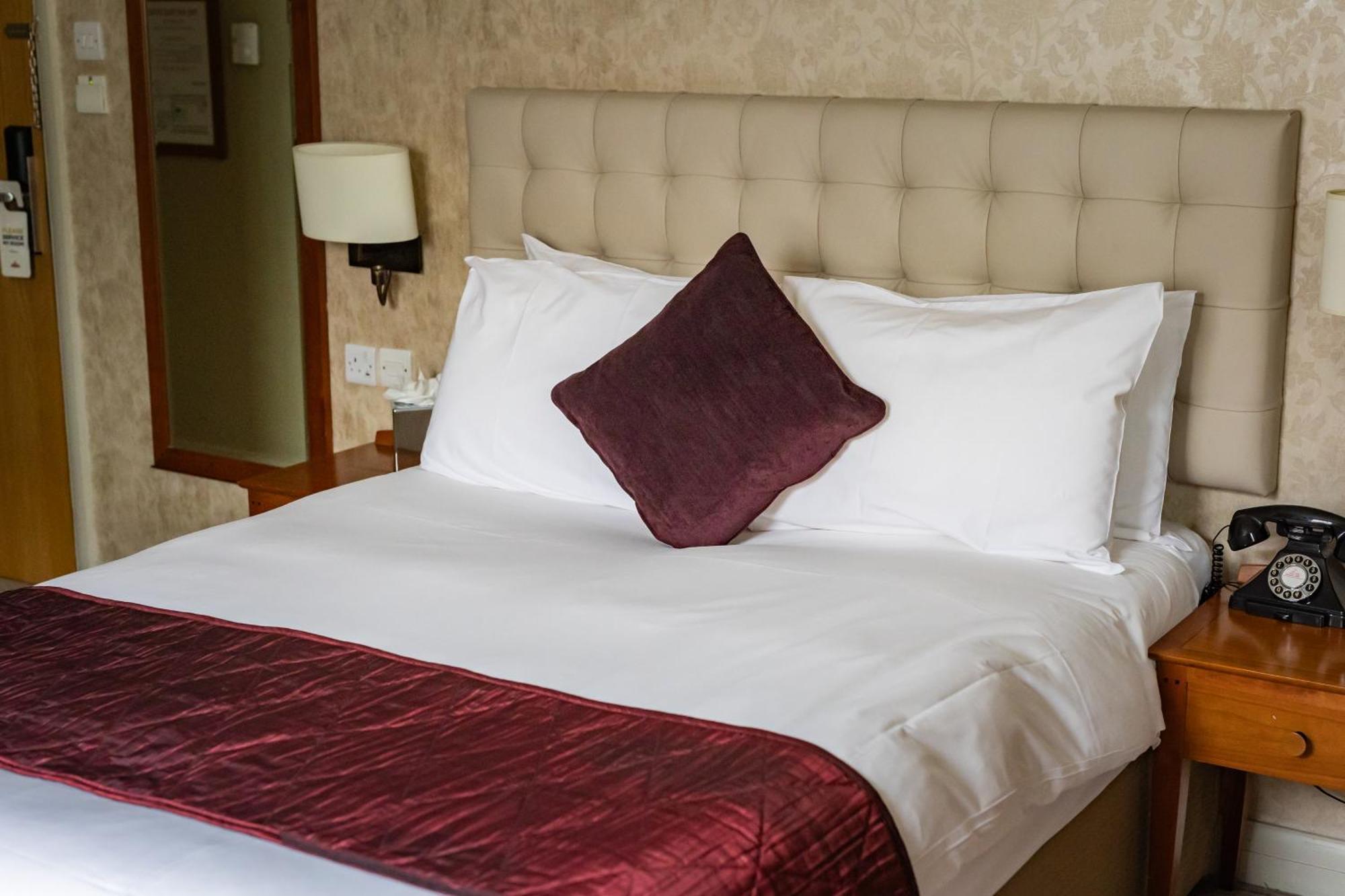 The Red Lion Hotel Hillingdon Luaran gambar
