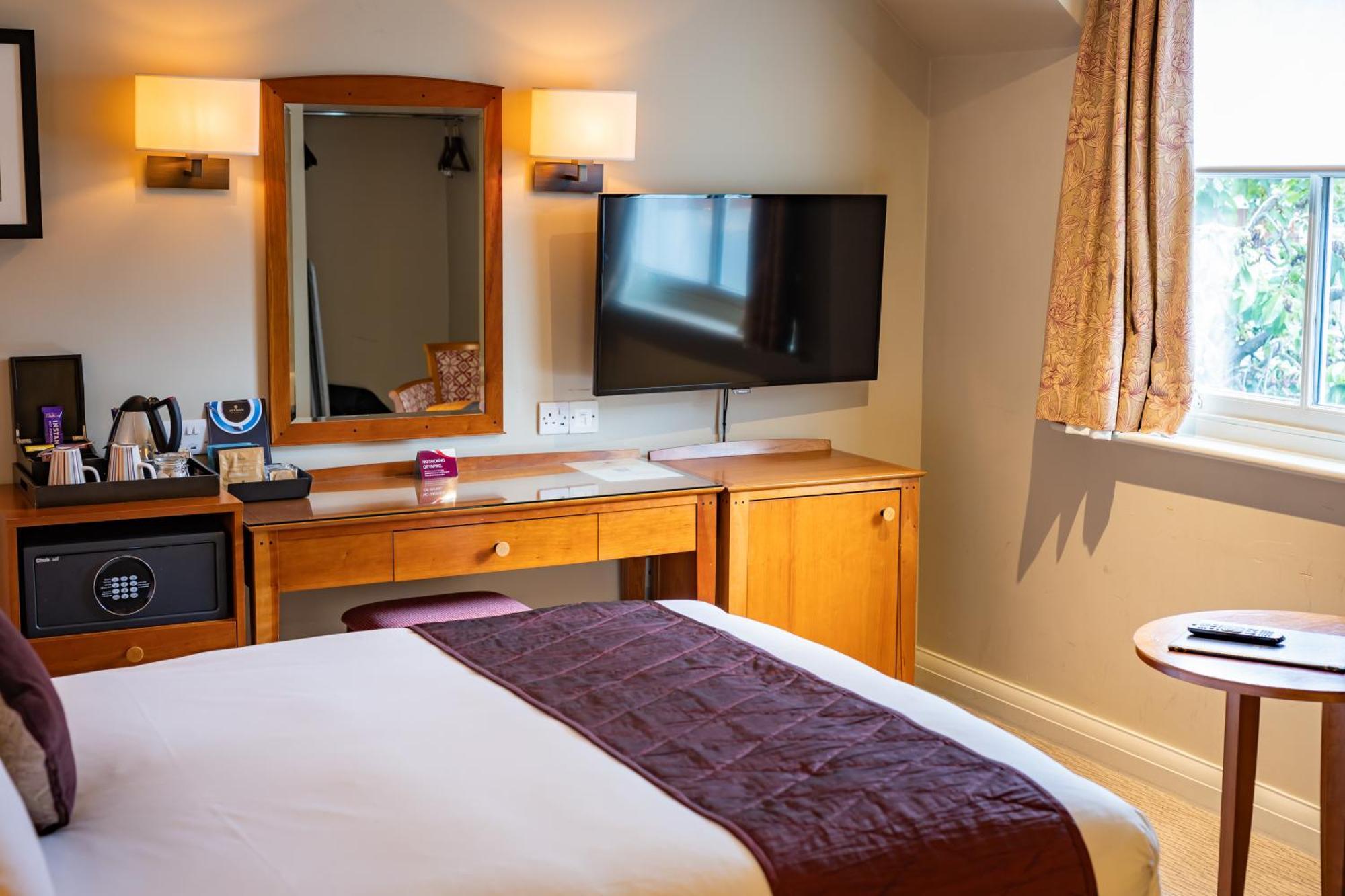 The Red Lion Hotel Hillingdon Luaran gambar