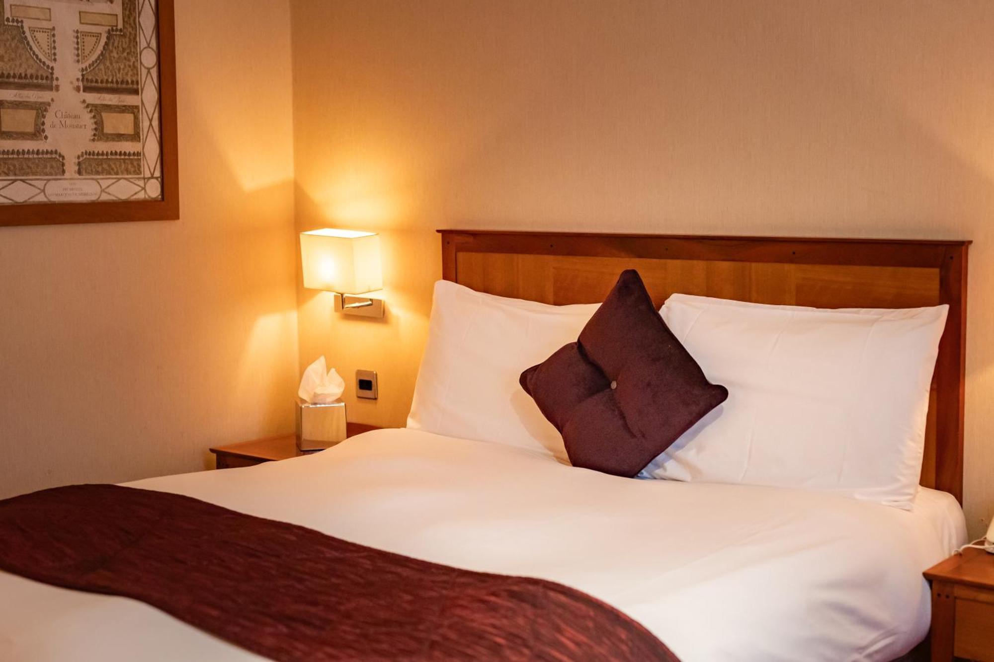 The Red Lion Hotel Hillingdon Luaran gambar