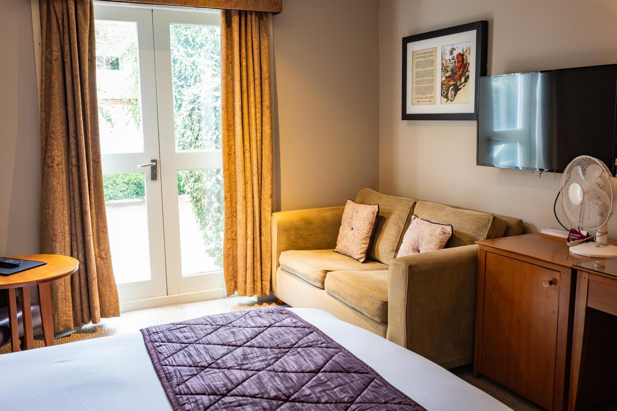 The Red Lion Hotel Hillingdon Luaran gambar