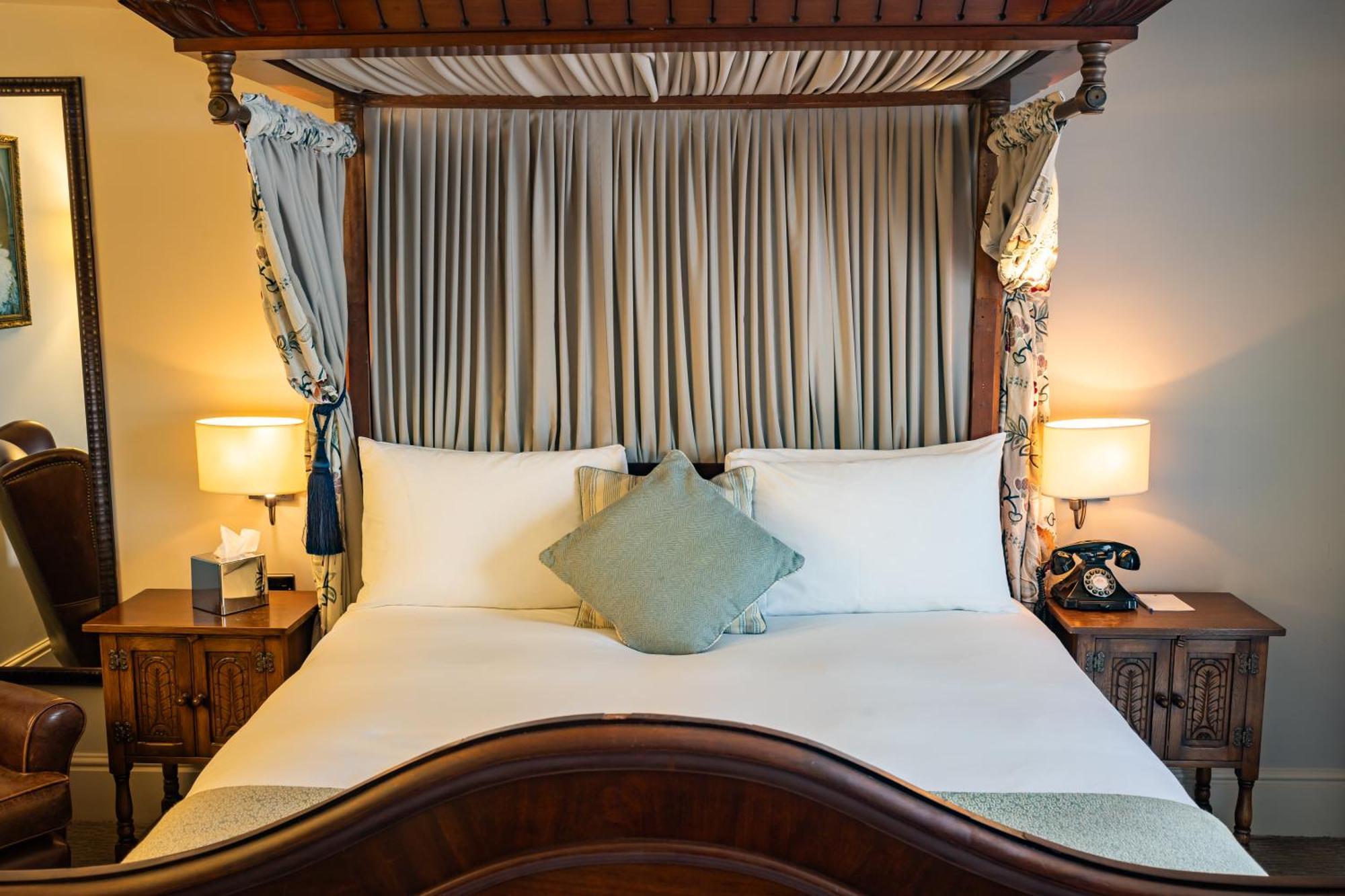 The Red Lion Hotel Hillingdon Luaran gambar